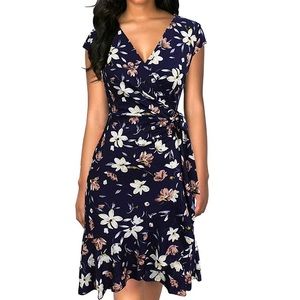 NWT 3/4 Sleeve V-Neck Knee-Length Wrap Dress